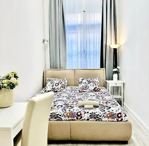 L3 City Centre Stylish Flat Ac