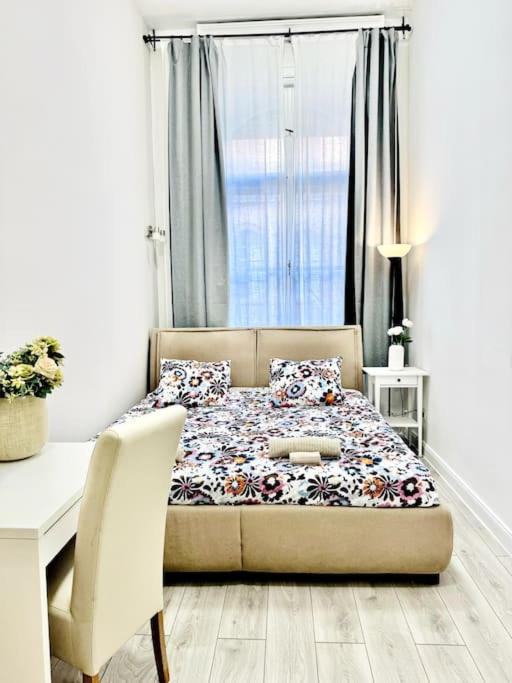 L3 Centre Stylish Flat Ac Апартаменты *